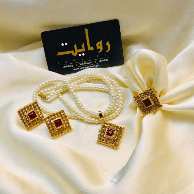 Gold Platted 'Locket Set'