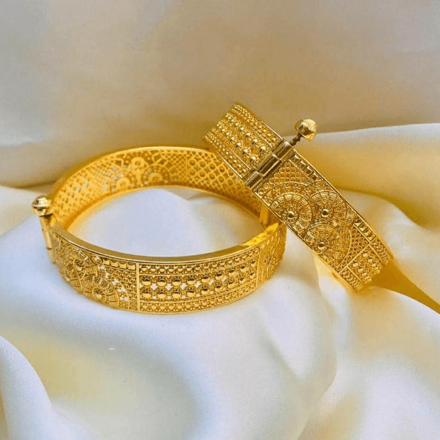 Openable Kara