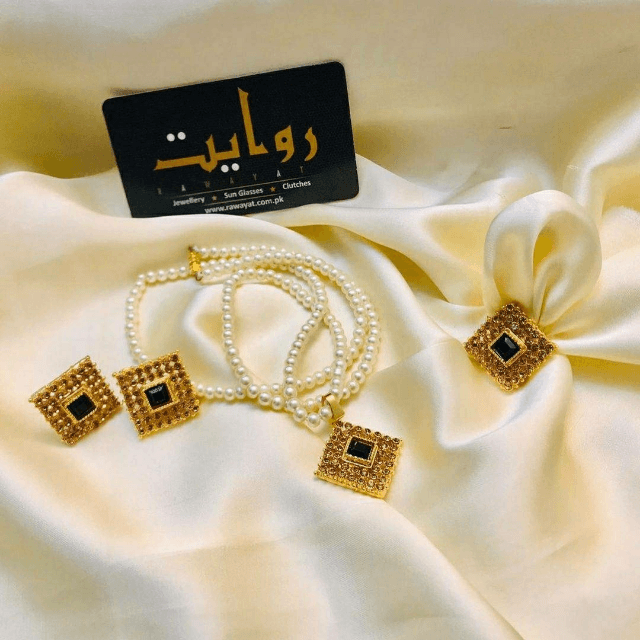 Gold Platted 'Locket Set'